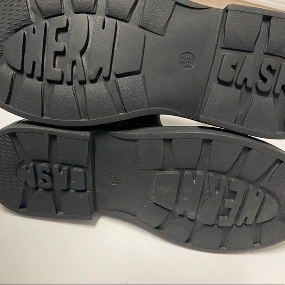 BRAND NEW! Girls boots size 1.5 - Picture 3 of 3